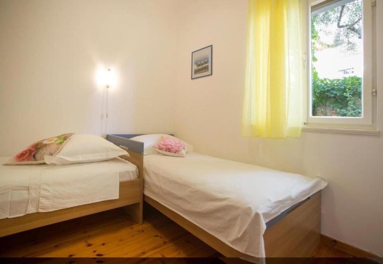 Apartments Damir - 80 M From Beach ポスティレ エクステリア 写真