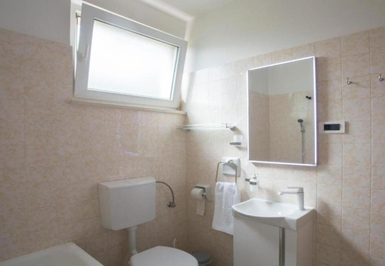 Apartments Damir - 80 M From Beach ポスティレ エクステリア 写真