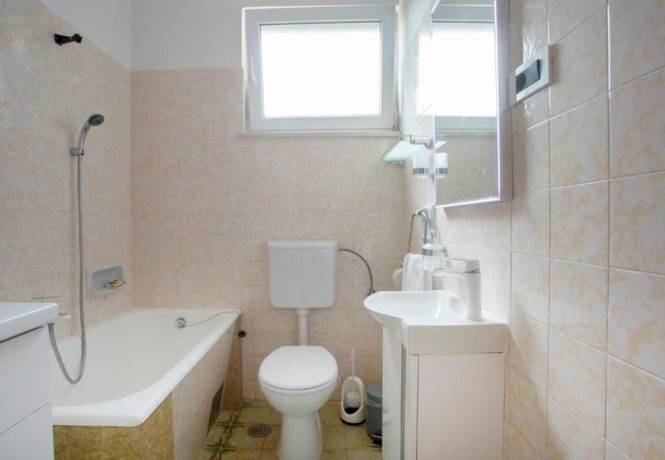 Apartments Damir - 80 M From Beach ポスティレ エクステリア 写真