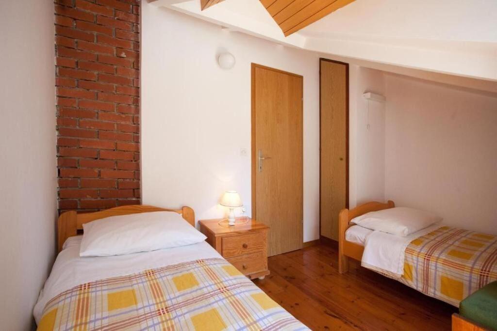 Apartments Damir - 80 M From Beach ポスティレ エクステリア 写真