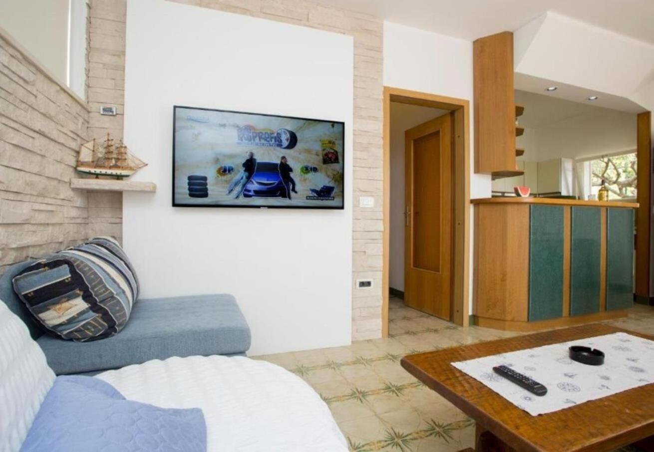Apartments Damir - 80 M From Beach ポスティレ エクステリア 写真